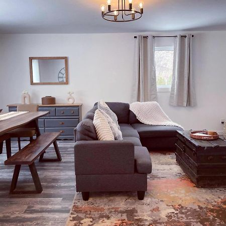 Private Cottage With Huge Private Dog Park! Barrys Bay Eksteriør billede