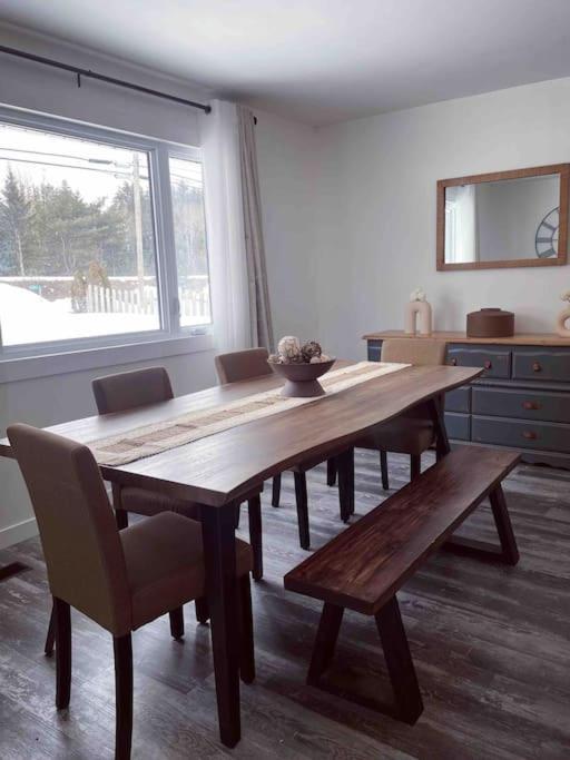 Private Cottage With Huge Private Dog Park! Barrys Bay Eksteriør billede